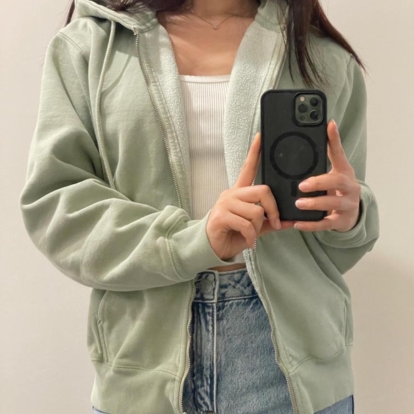 Brandy melville zip up hoodie 🍵 - Picture 3 of 6